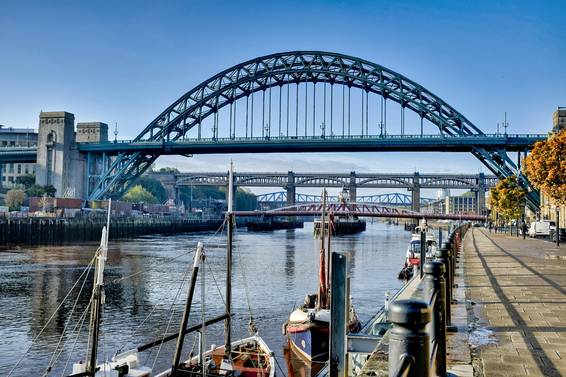 El Tyne Bridge sobre el río Tyne en Newcastle